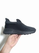 Siyah Nefes Alabilen Bağcıksız Kadın Spor Ayakkabı | Modern ve Konforlu Slip-On Tasarım - Görsel 3